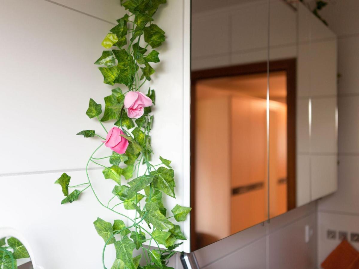 Sunny Flat In Bad Driburg With Garden Lejlighed Eksteriør billede